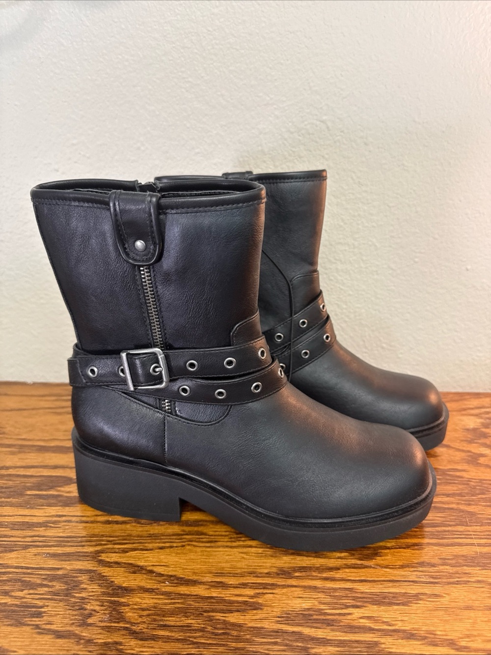 Pop Billboard Black Faux Leather Motorcycle Boots Size 8 1/2 M